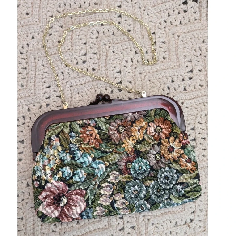 La Regale Vintage Floral Tapestry Clutch Tortoiseshell Frame Gold Chain Bag